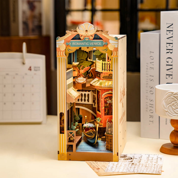 Kit di costruzione in legno Book Nook – Romantica Venezia 