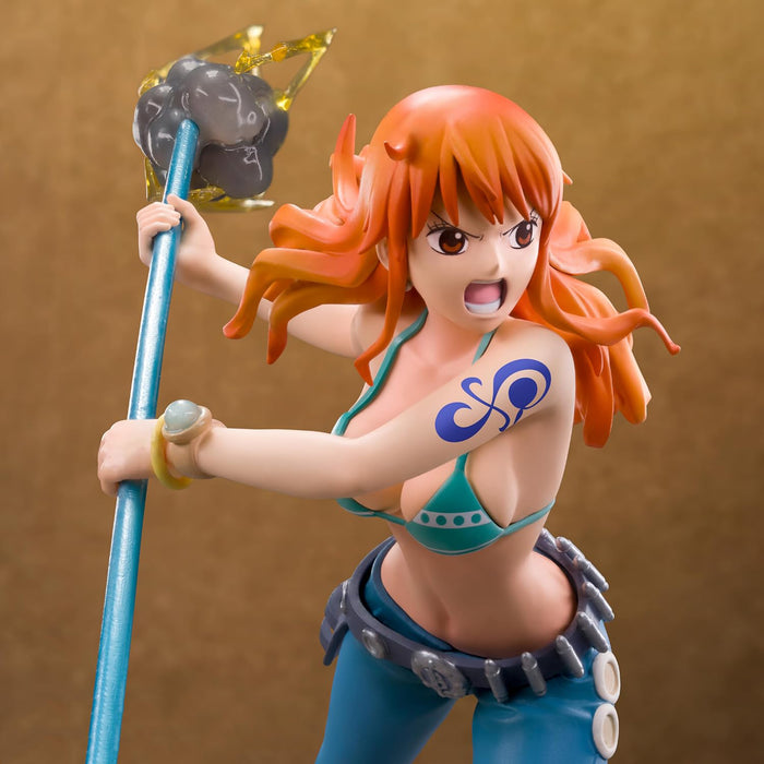 23634_one-piece-nami-1-zu-10-sammelfigur-close-angle.jpg