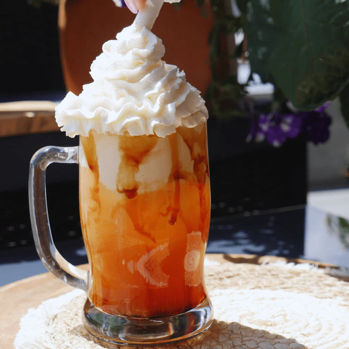 Butterscotch Brew servi en tant que thé chaud