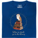When in doubt, go to the library - Vooraanzicht T-Shirt Blauw