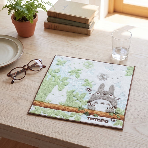 Mini-Asciugamano Il Mio Vicino Totoro Totoros – Disteso sul tavolo