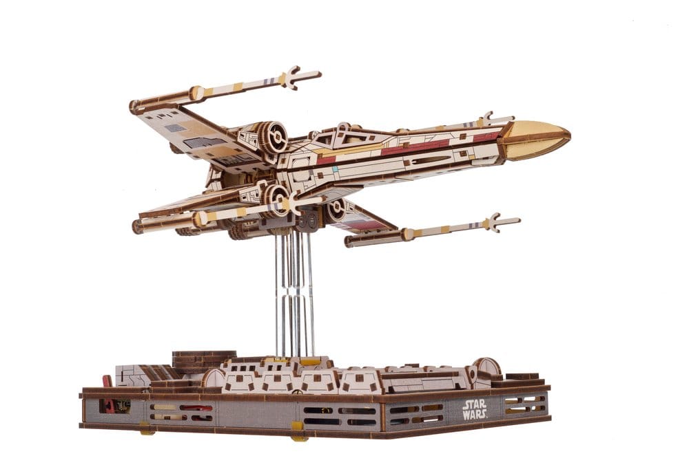 Kit di modellismo in legno Star Wars X-Wing Starfighter di Luke Skywalker